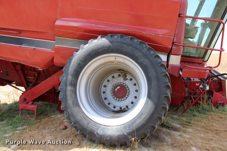 image for item DB9275 1999 Case IH 2388 combine