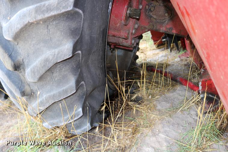 image for item DB9275 1999 Case IH 2388 combine