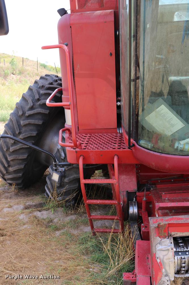 image for item DB9275 1999 Case IH 2388 combine