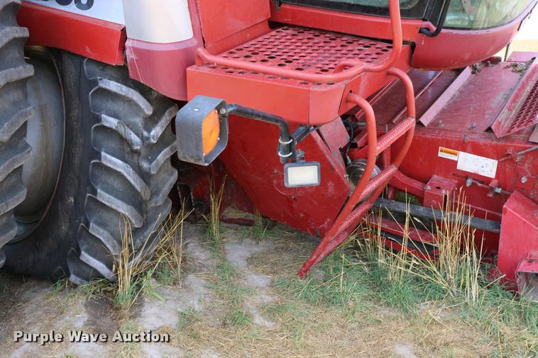 image for item DB9275 1999 Case IH 2388 combine
