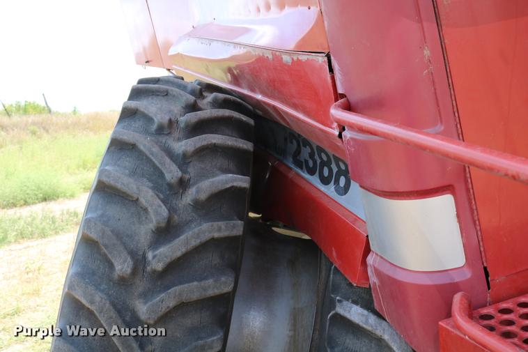 image for item DB9275 1999 Case IH 2388 combine