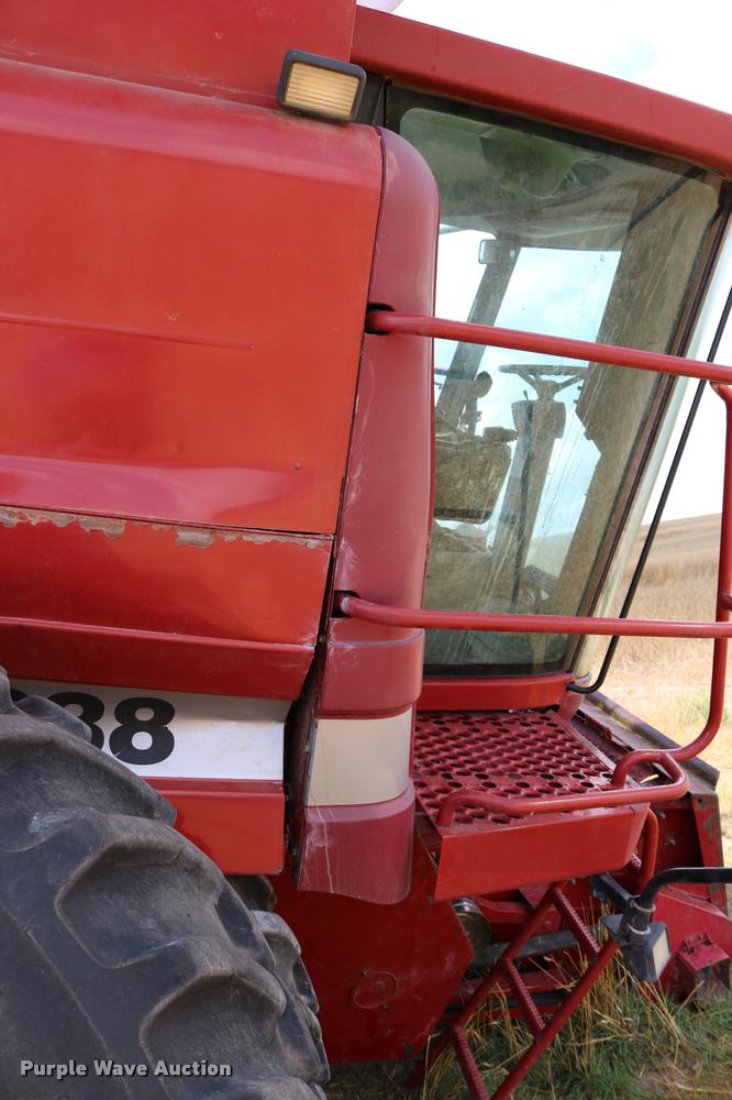 image for item DB9275 1999 Case IH 2388 combine