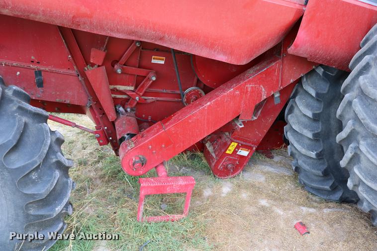 image for item DB9275 1999 Case IH 2388 combine