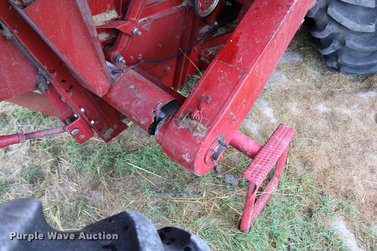 image for item DB9275 1999 Case IH 2388 combine