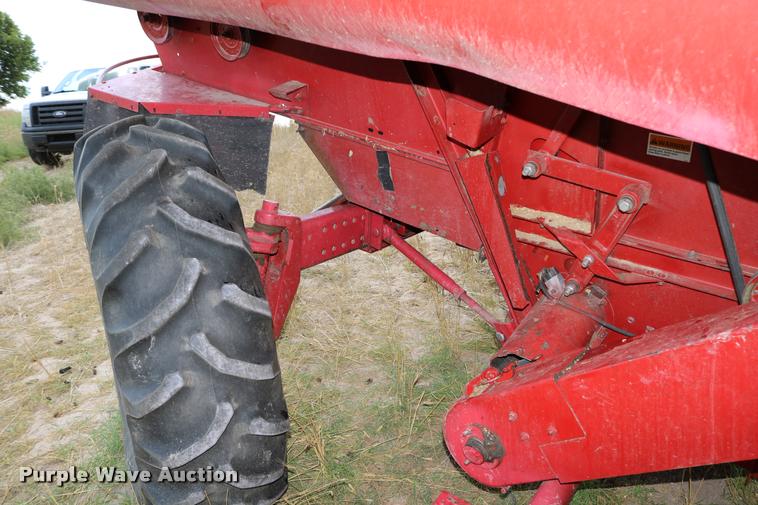image for item DB9275 1999 Case IH 2388 combine