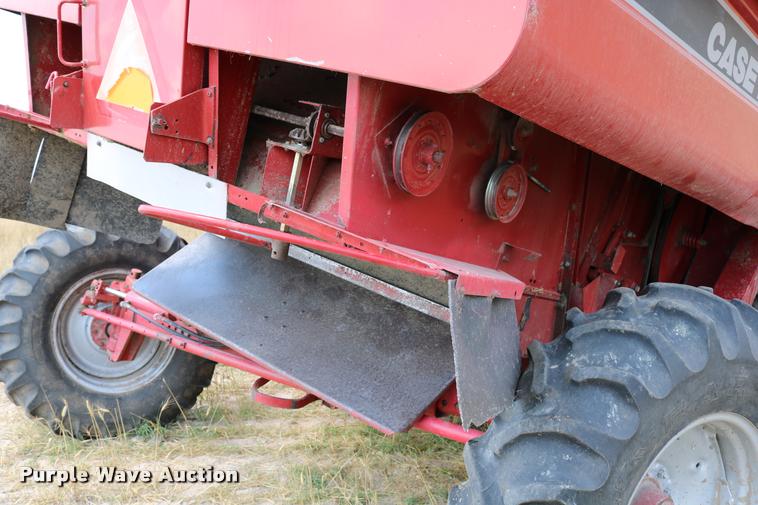 image for item DB9275 1999 Case IH 2388 combine