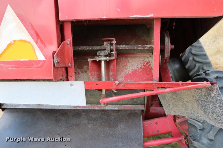 image for item DB9275 1999 Case IH 2388 combine