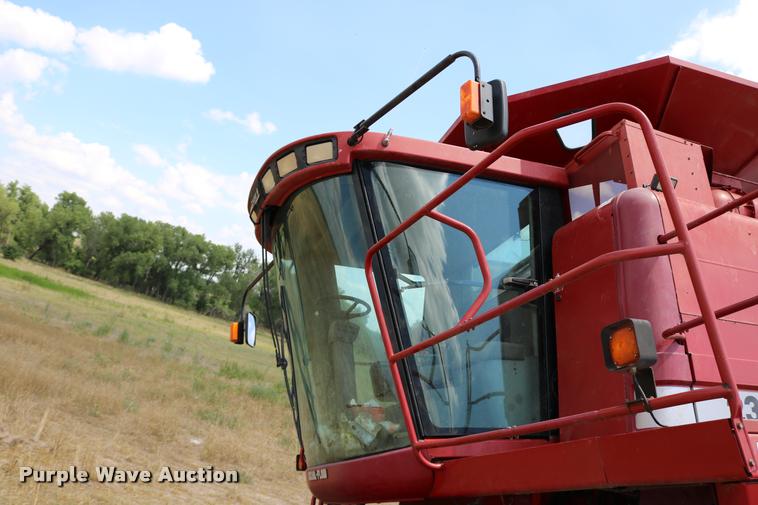 image for item DB9275 1999 Case IH 2388 combine