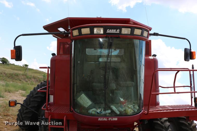 image for item DB9275 1999 Case IH 2388 combine