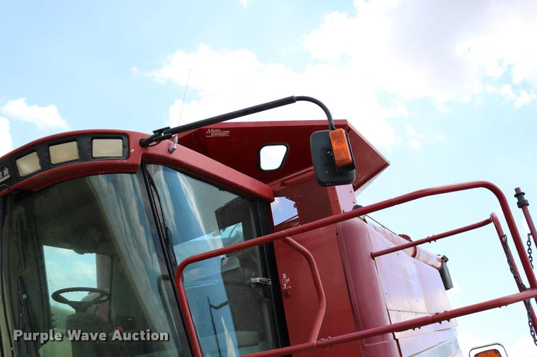 image for item DB9275 1999 Case IH 2388 combine