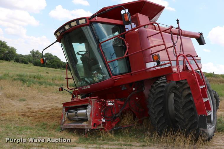 image for item DB9275 1999 Case IH 2388 combine