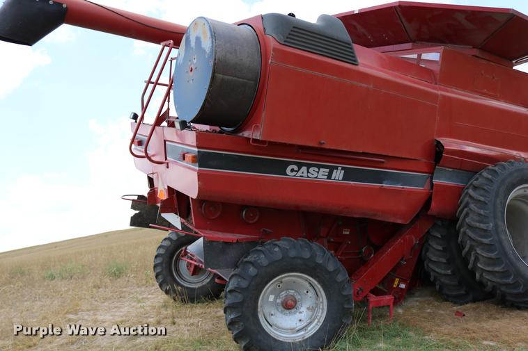 image for item DB9275 1999 Case IH 2388 combine