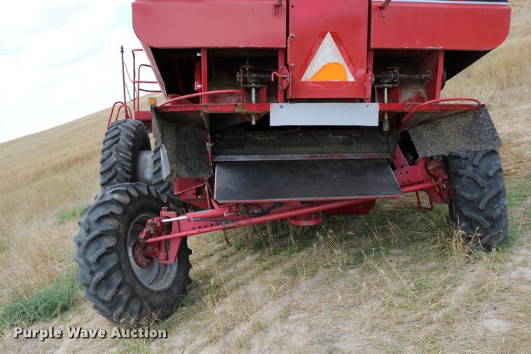 image for item DB9275 1999 Case IH 2388 combine