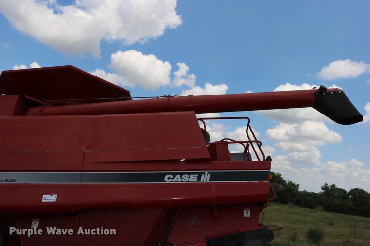 image for item DB9275 1999 Case IH 2388 combine