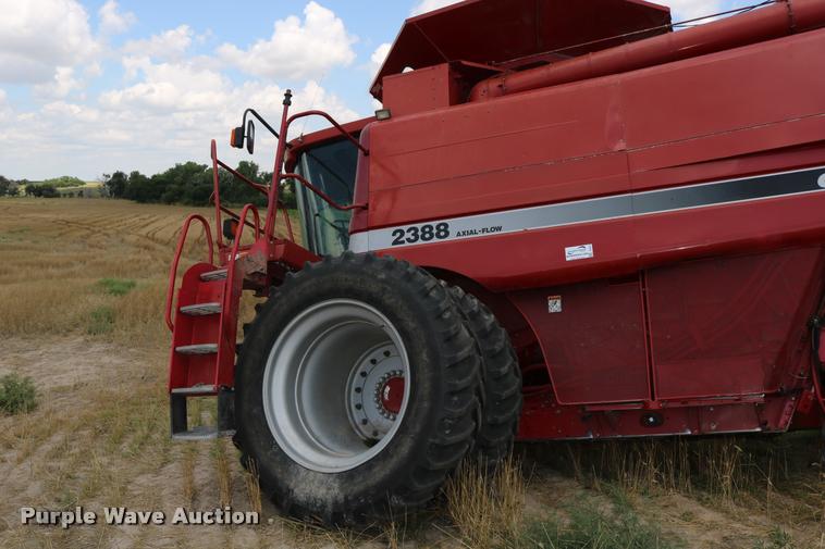 image for item DB9275 1999 Case IH 2388 combine