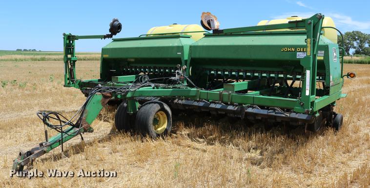 image for item DB9283 2001 John Deere 1560 no-till split row grain drill