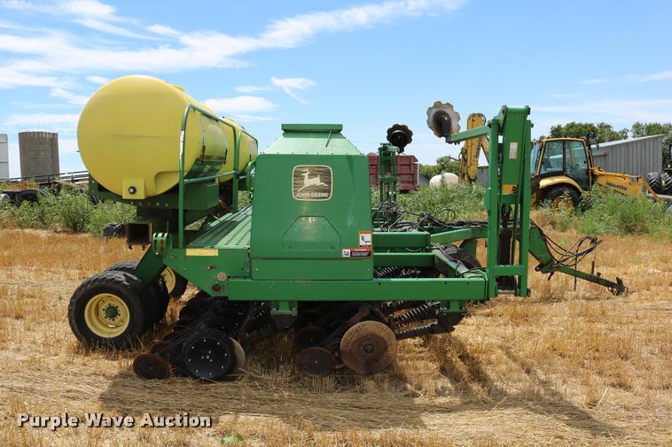 image for item DB9283 2001 John Deere 1560 no-till split row grain drill