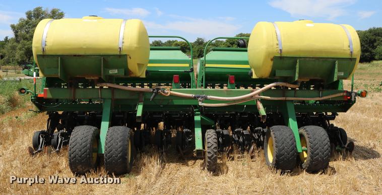 image for item DB9283 2001 John Deere 1560 no-till split row grain drill