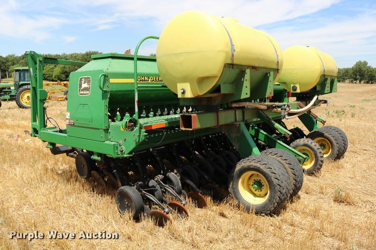 image for item DB9283 2001 John Deere 1560 no-till split row grain drill