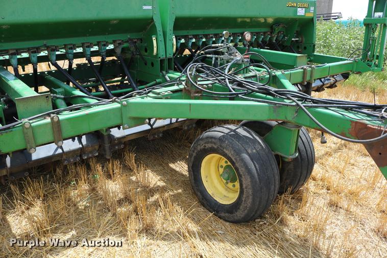 image for item DB9283 2001 John Deere 1560 no-till split row grain drill