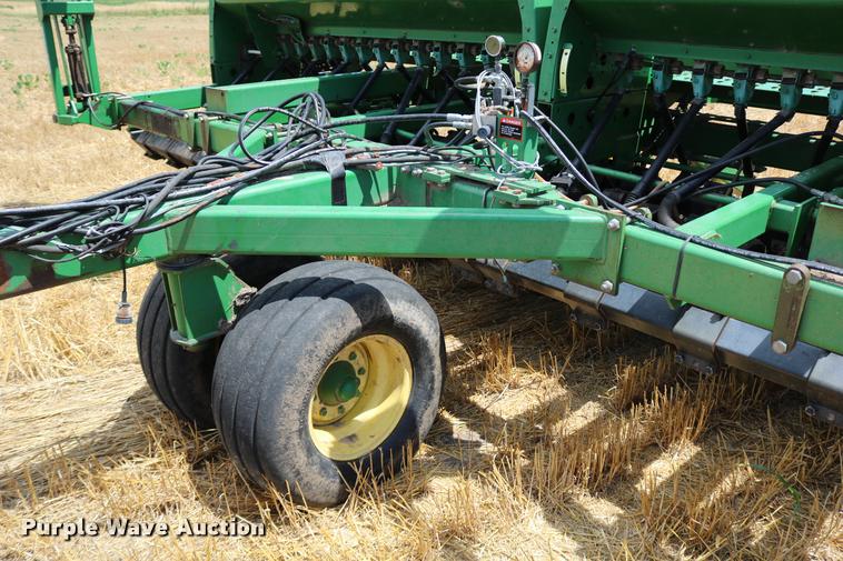 image for item DB9283 2001 John Deere 1560 no-till split row grain drill