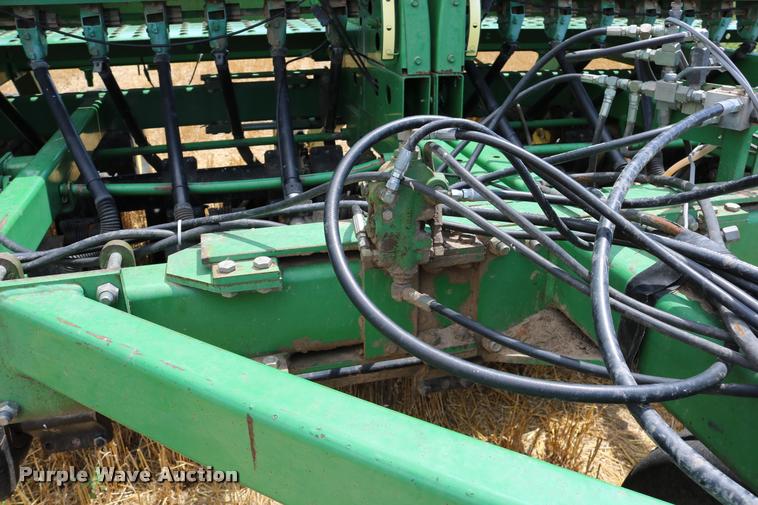 image for item DB9283 2001 John Deere 1560 no-till split row grain drill