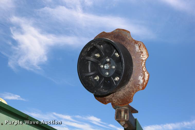 image for item DB9283 2001 John Deere 1560 no-till split row grain drill