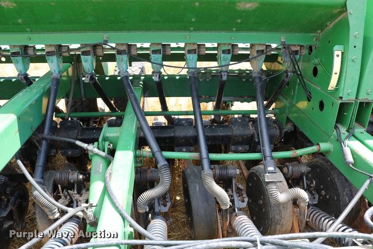 image for item DB9283 2001 John Deere 1560 no-till split row grain drill