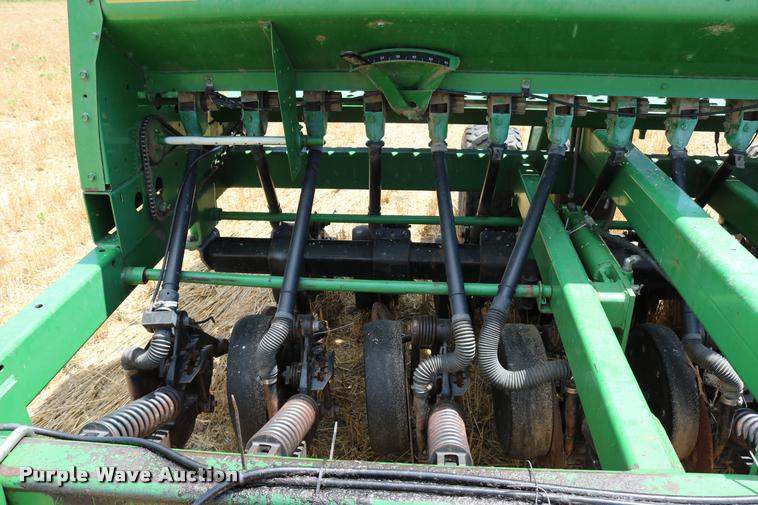 image for item DB9283 2001 John Deere 1560 no-till split row grain drill