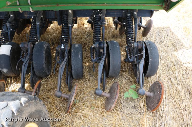 image for item DB9283 2001 John Deere 1560 no-till split row grain drill
