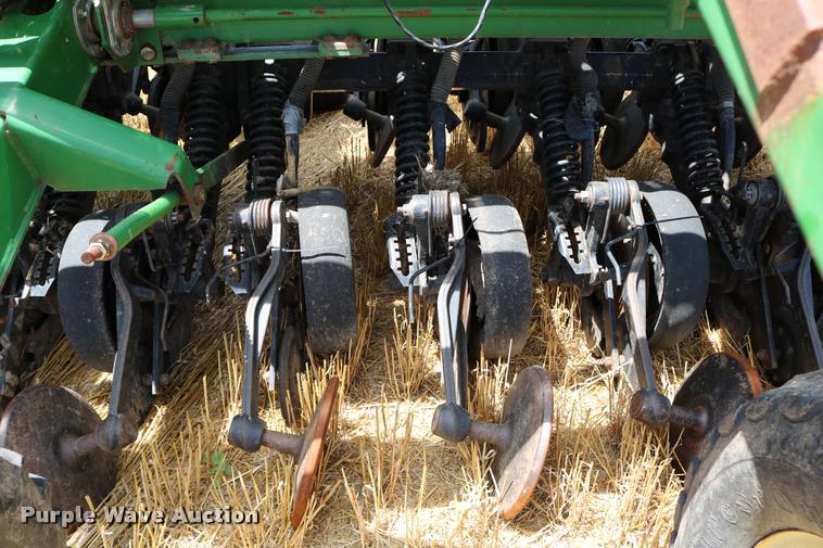 image for item DB9283 2001 John Deere 1560 no-till split row grain drill