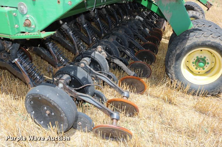 image for item DB9283 2001 John Deere 1560 no-till split row grain drill