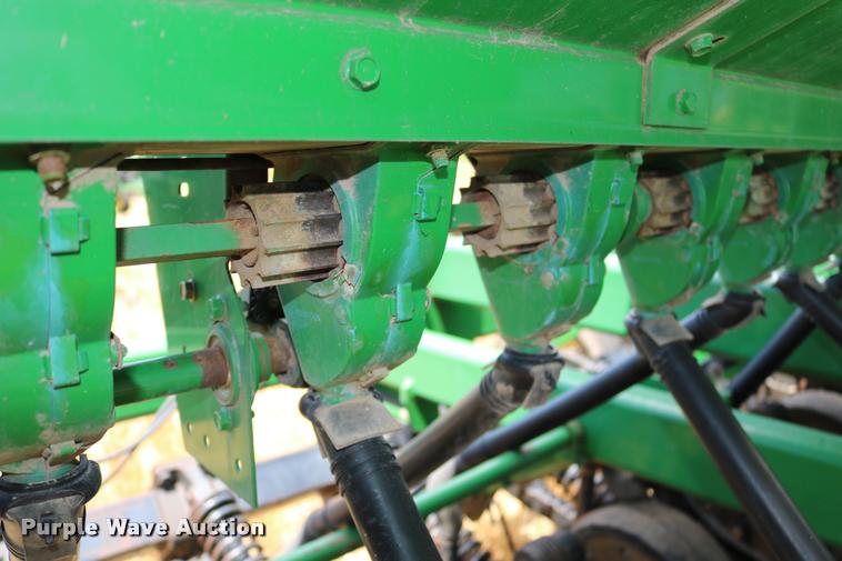 image for item DB9283 2001 John Deere 1560 no-till split row grain drill