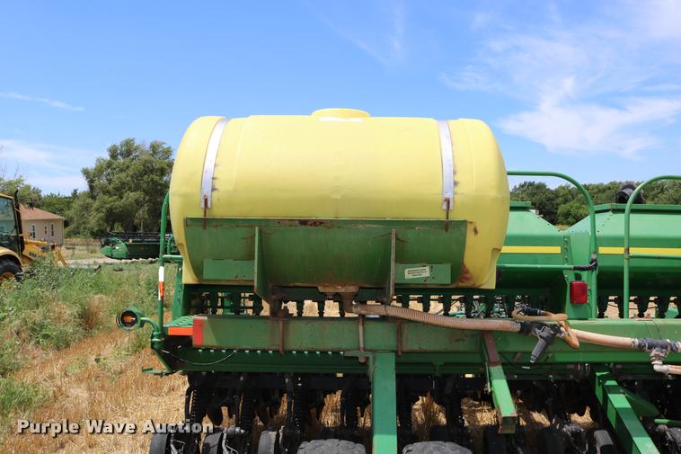 image for item DB9283 2001 John Deere 1560 no-till split row grain drill
