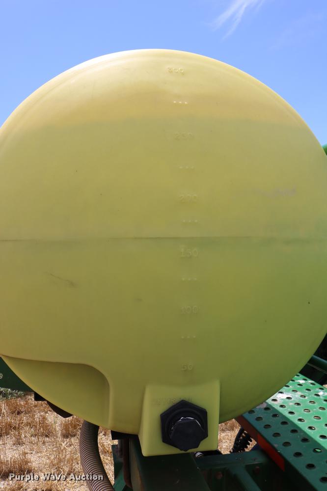 image for item DB9283 2001 John Deere 1560 no-till split row grain drill