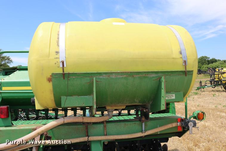 image for item DB9283 2001 John Deere 1560 no-till split row grain drill