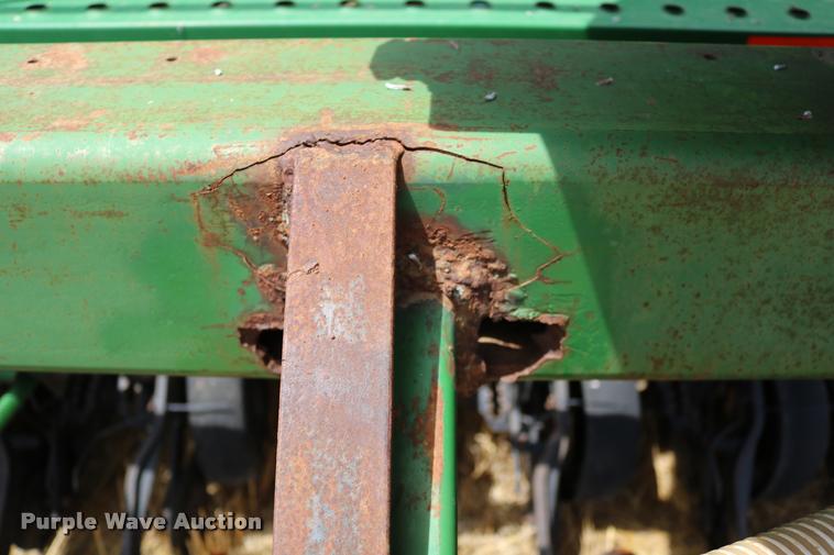 image for item DB9283 2001 John Deere 1560 no-till split row grain drill