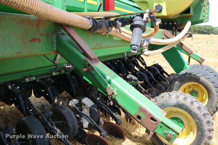 image for item DB9283 2001 John Deere 1560 no-till split row grain drill