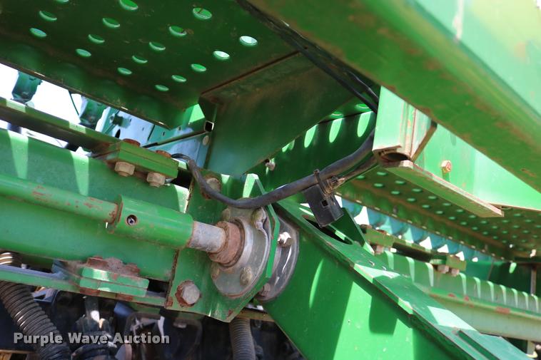image for item DB9283 2001 John Deere 1560 no-till split row grain drill