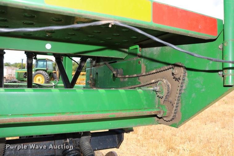 image for item DB9283 2001 John Deere 1560 no-till split row grain drill