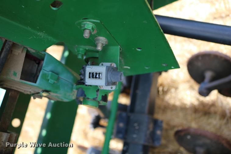 image for item DB9283 2001 John Deere 1560 no-till split row grain drill