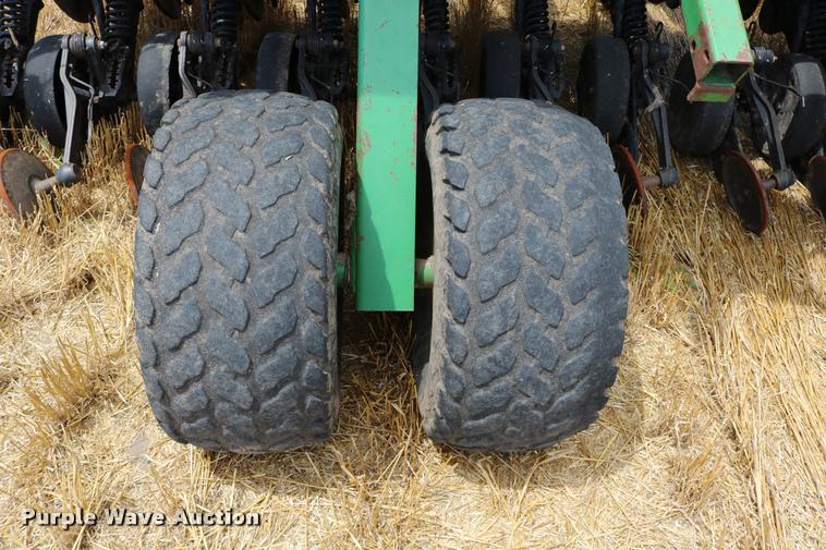 image for item DB9283 2001 John Deere 1560 no-till split row grain drill