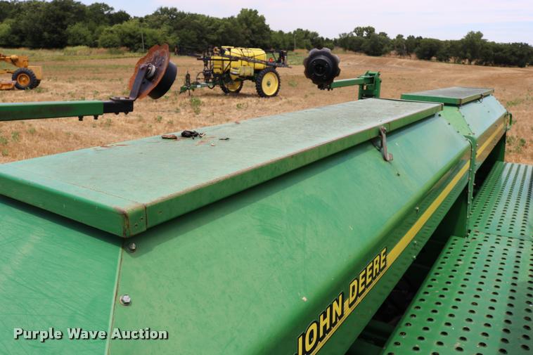image for item DB9283 2001 John Deere 1560 no-till split row grain drill