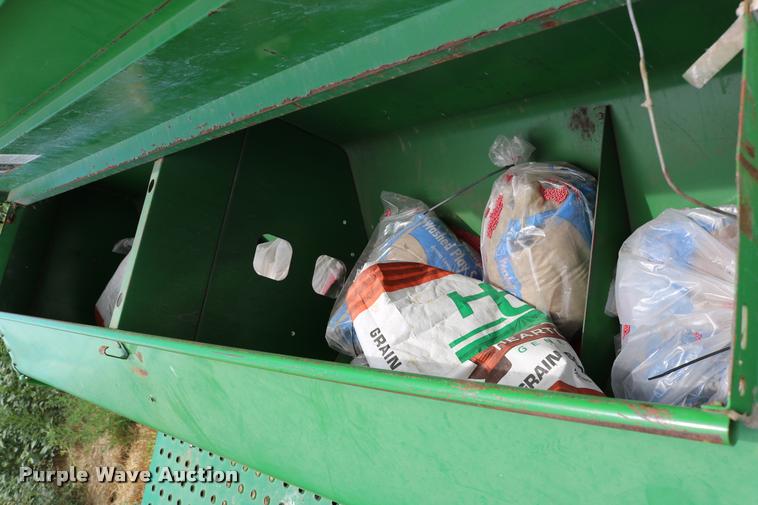 image for item DB9283 2001 John Deere 1560 no-till split row grain drill