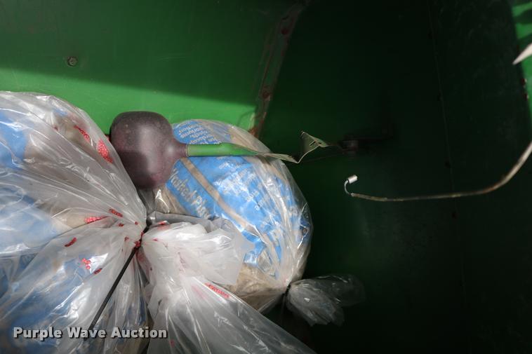 image for item DB9283 2001 John Deere 1560 no-till split row grain drill