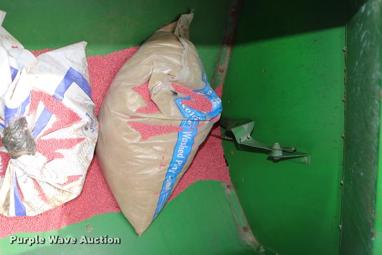 image for item DB9283 2001 John Deere 1560 no-till split row grain drill