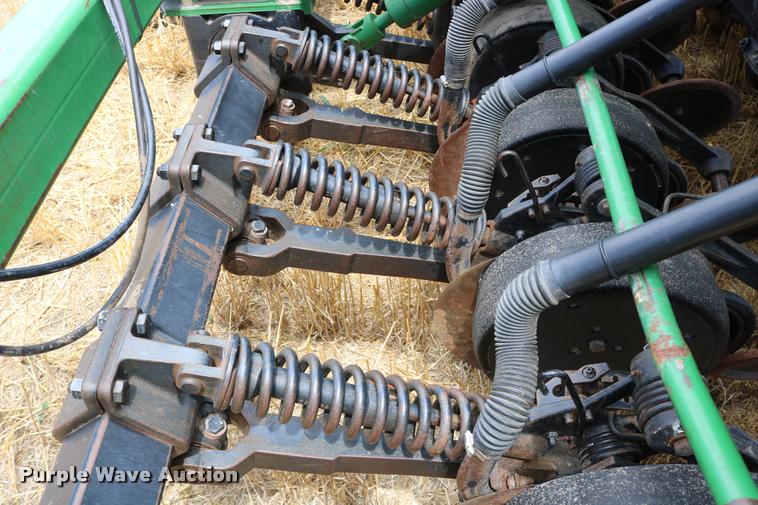 image for item DB9283 2001 John Deere 1560 no-till split row grain drill