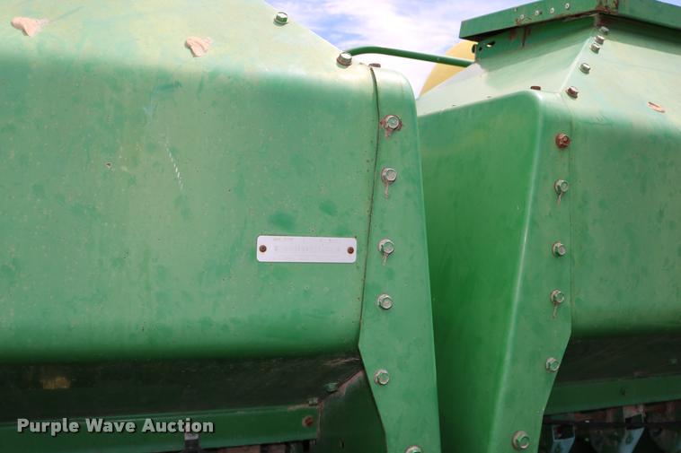 image for item DB9283 2001 John Deere 1560 no-till split row grain drill
