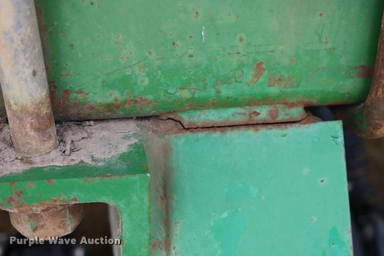 image for item DB9283 2001 John Deere 1560 no-till split row grain drill