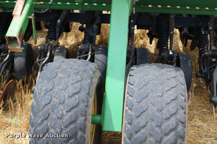 image for item DB9283 2001 John Deere 1560 no-till split row grain drill